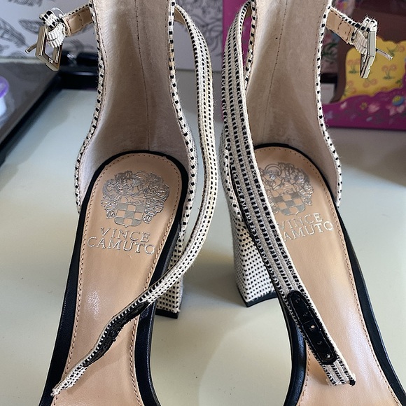 VINCE CAMUTO Sandals VC Corlina Striped Canvas Heels for Women Sz 7 / 37 - Picture 5 of 7